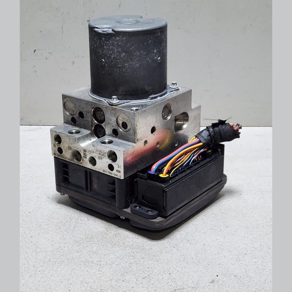 BMW 7 5 GT ABS Pump 6796794 7 Series F01 F02 F03 F04 4WD