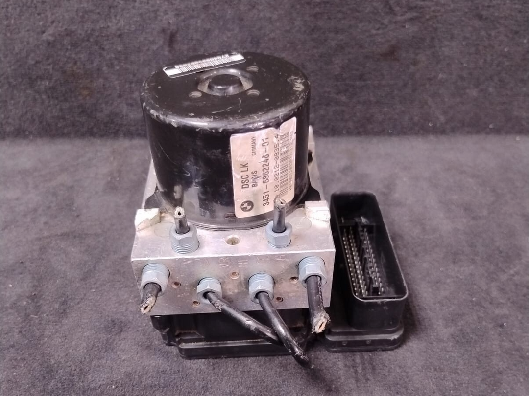 BMW 3 SERIES F30 320I 2013 ANTI BREAKING SYSTEM  ABS PUMP ECU MODULE 6797036