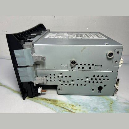 Mercedes-Benz w218 Radio Audio Head Unit CD Player  A 218 900 87 02 OEM