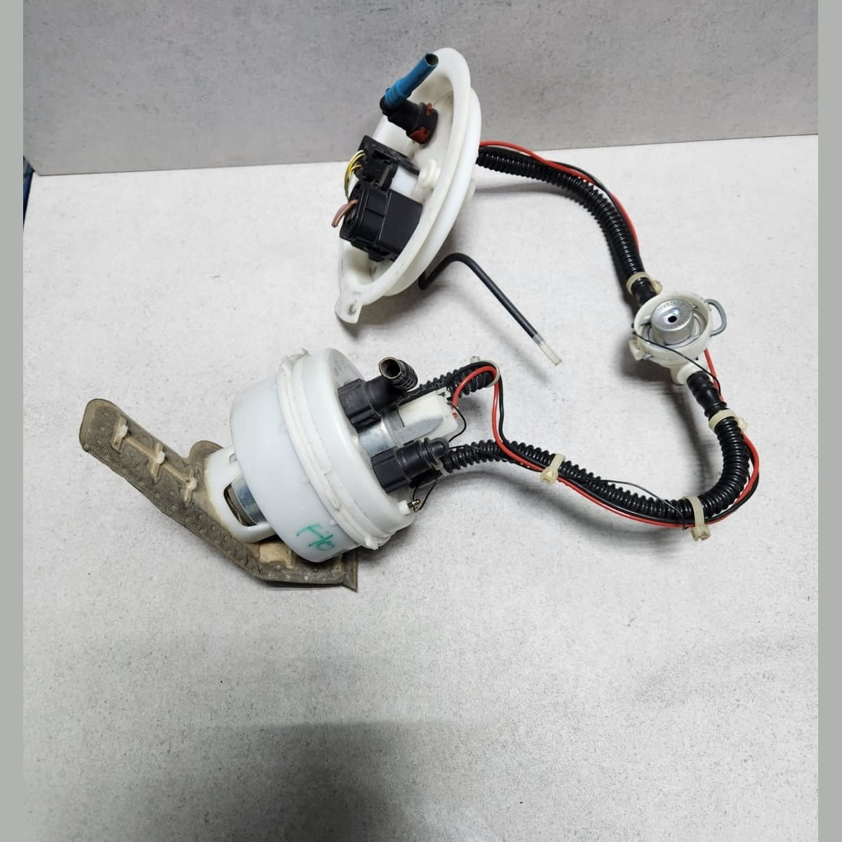 BMW Fuel Feed Unit 7260640 6 Gran Coupe F06 3 Series and 6 Series