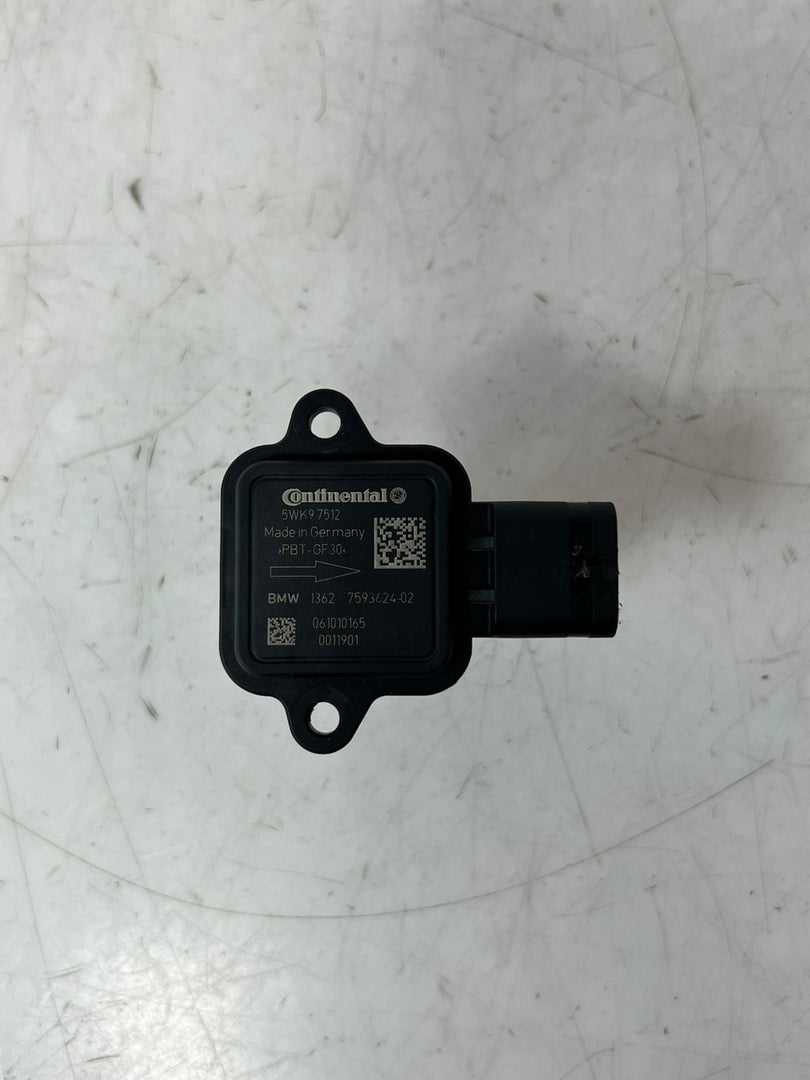 BMW F07 F10 F11 F18 F01 F25 E90 523i 528i 530i 535I Mass Air Flow Sensor 7593624