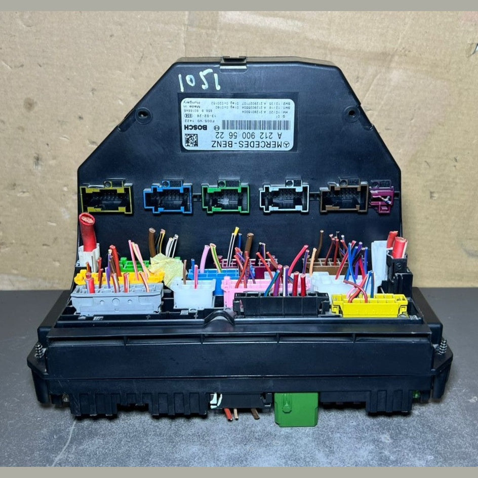10-16 Mercedes-Benz W212 W204 Front SAM Module Relay Fuse Box A212 9005622 OEM