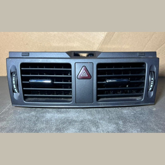 2008-2010 Mercedes W204 C-Class Front Center Dashboard  Heater A/C Air Vent