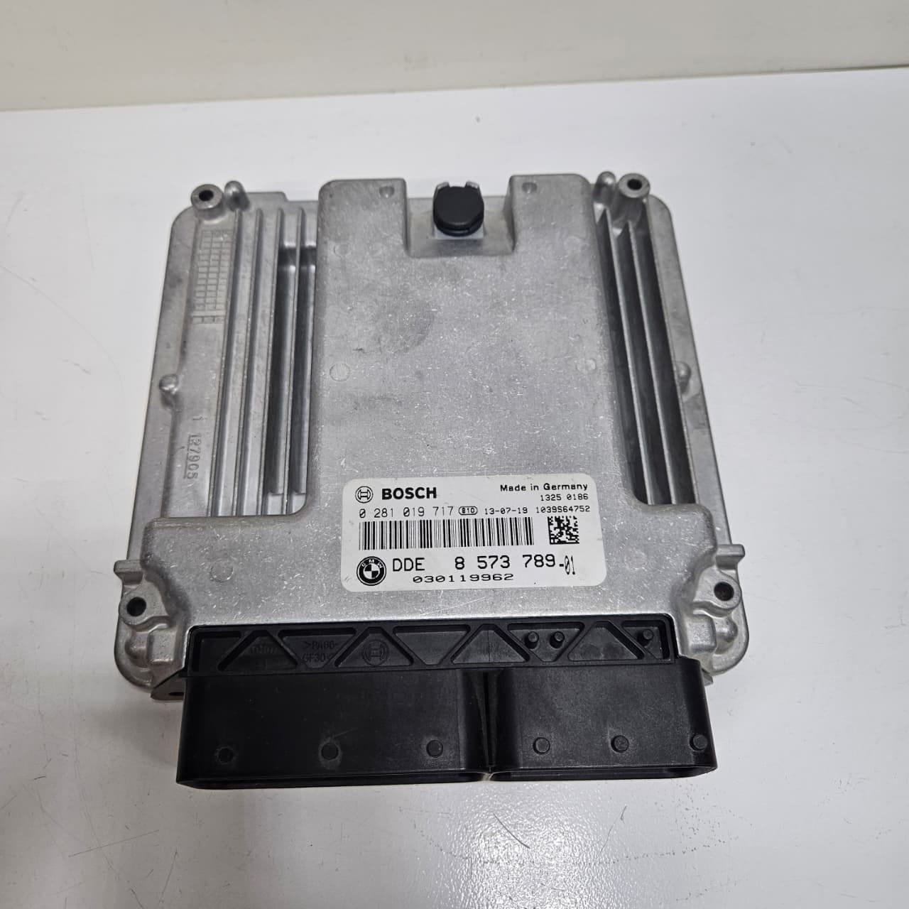 2013 BMW X5 F10 F07 F15 with N57 Engine Control Unit DDE 8573789 OEM