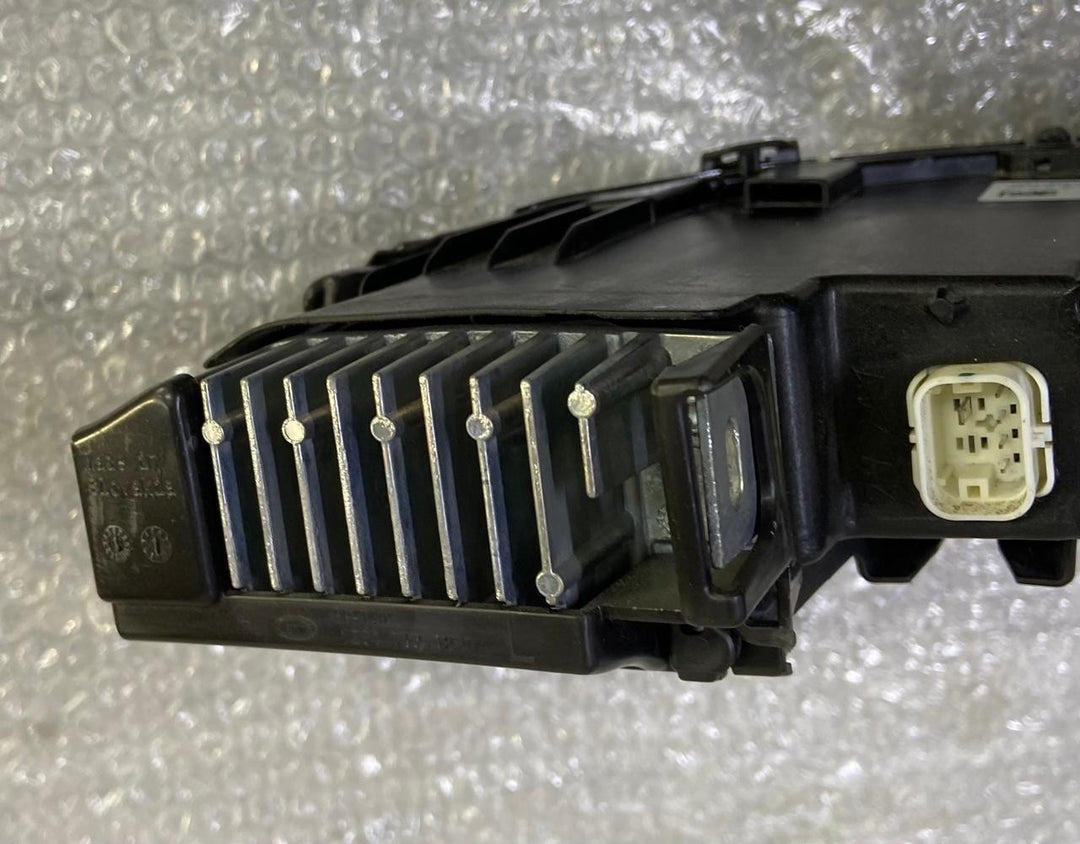 OEM 2023-2024 BMW 7 SERIES G70 LEFT DRL DAYTIME RUNNING LIGHT LED 9450079