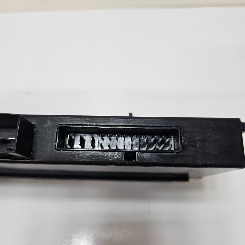 Genuine 2011-2014 BMW X3 F25  Body Control Module 9287218 OEM