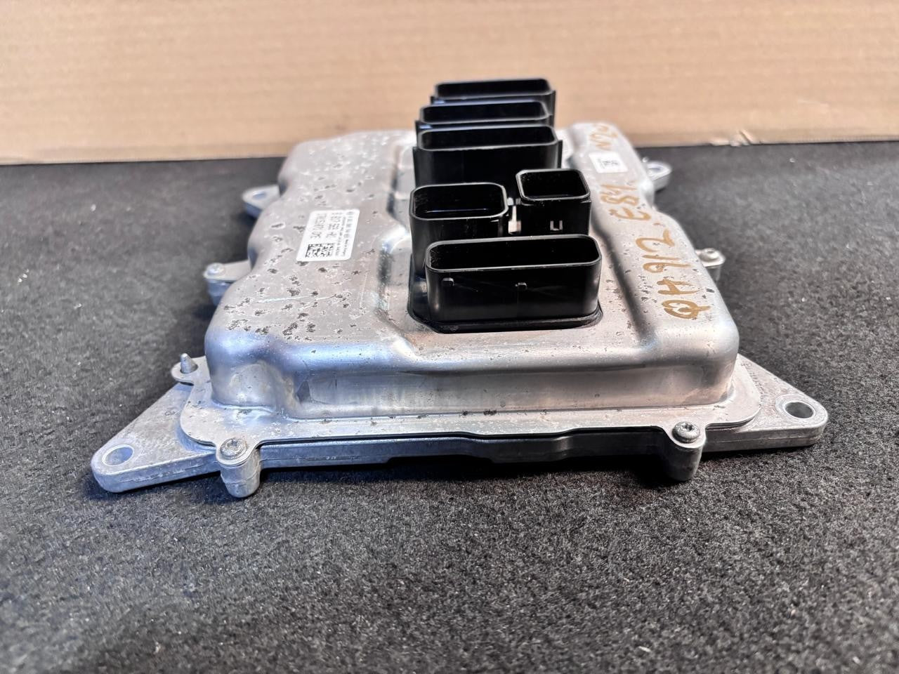 BMW X1 E84 N20 B20A DME ECU Set 8617569 With Key Engine Control Module OEM