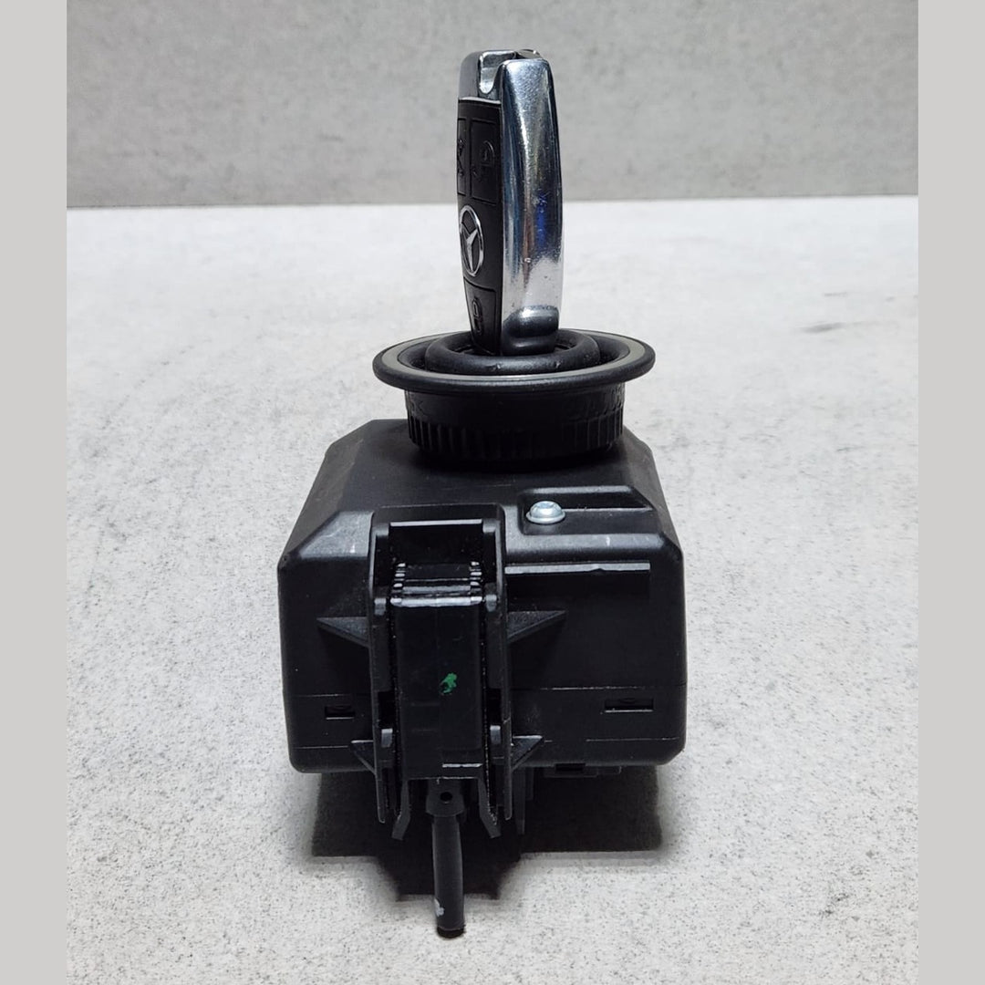 2010-2014 Mercedes-Benz C250 Ignition Switch A2075450108 W204 C300 C350 W212