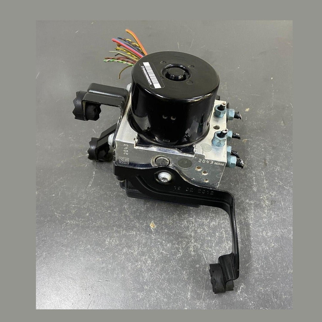 OEM BMW F20 F21 F30 ABS Brake Pump DSC Hydro Braking Unit 6857323 6857324