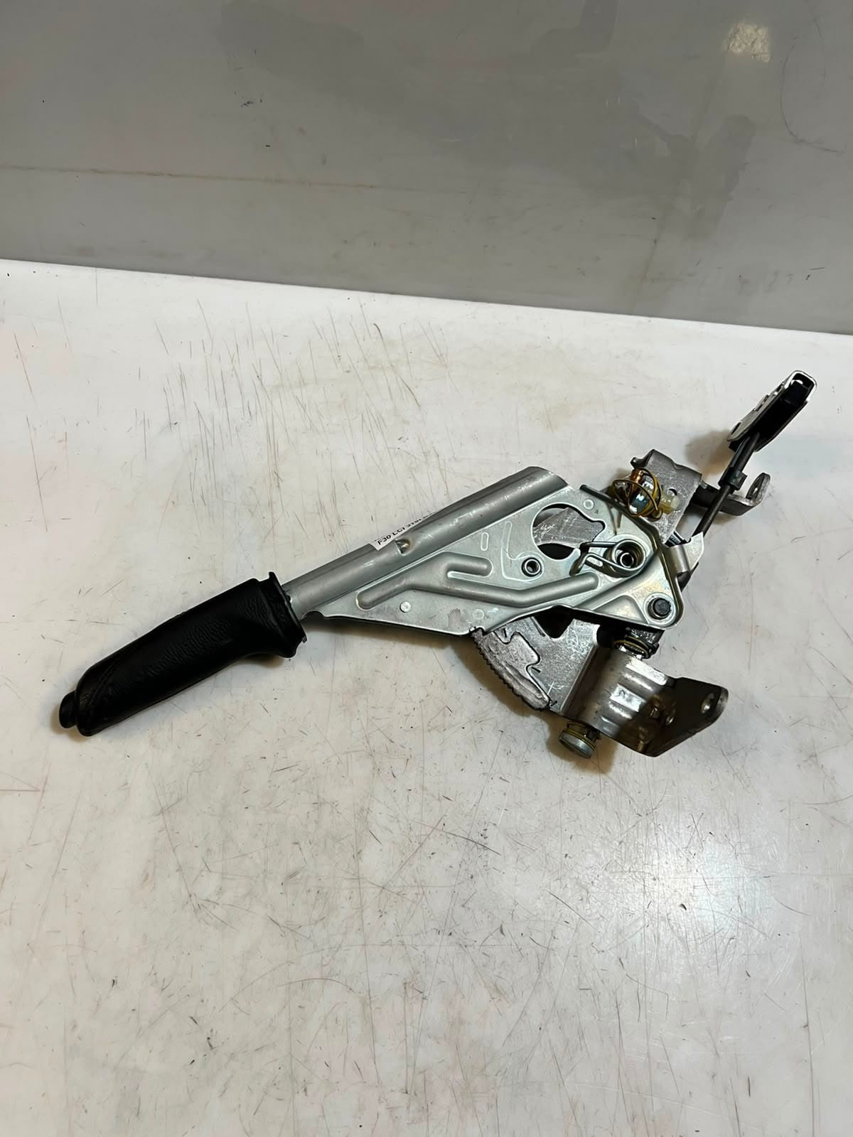 2011-2015 BMW 3 Series F30 F31 F80 F35 F83 F33 Handbrake Lever Assembly 6799102