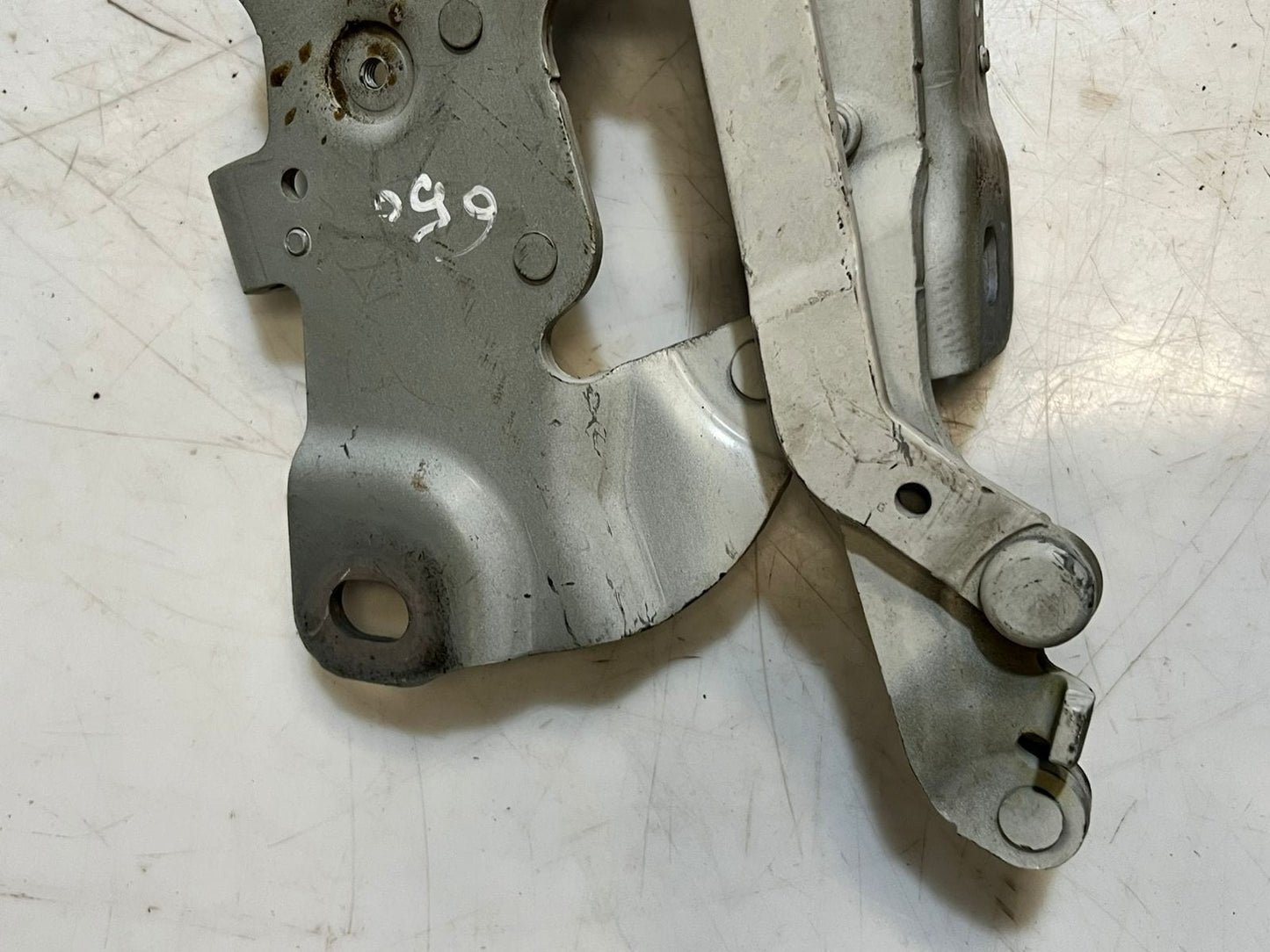 2011-2016 BMW 528i 5 Series F10 F11 6' F12 F13 M5 M6 Bonnet Hood Hinge 7249888 