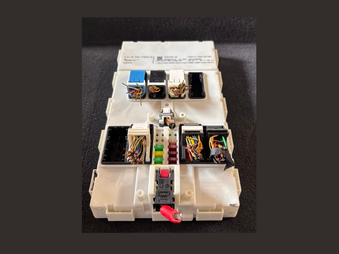 BMW 3 SERIES F30 F31 F10 320i N20 B20B COMPLETE ECU FEM WITH KEY - 8617551