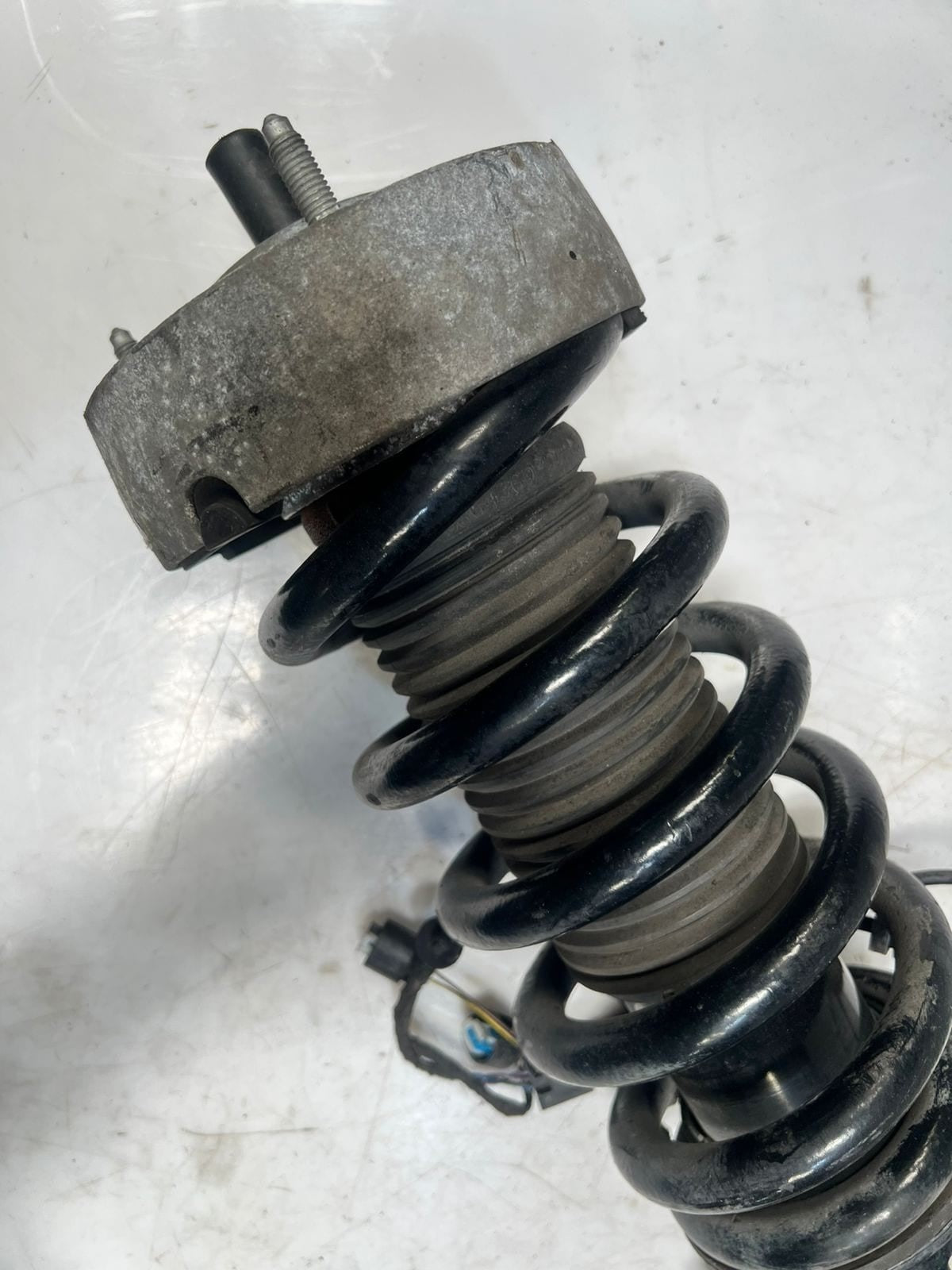 2014-2019 BMW X5 F15 F85 X6 F16 ADAPTIVE Front Shock Absorber 6863174 OEM