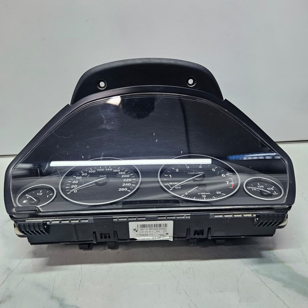 2012-2018 BMW F30 F31 F32 F34 F36 320i Instrument Cluster 9325590