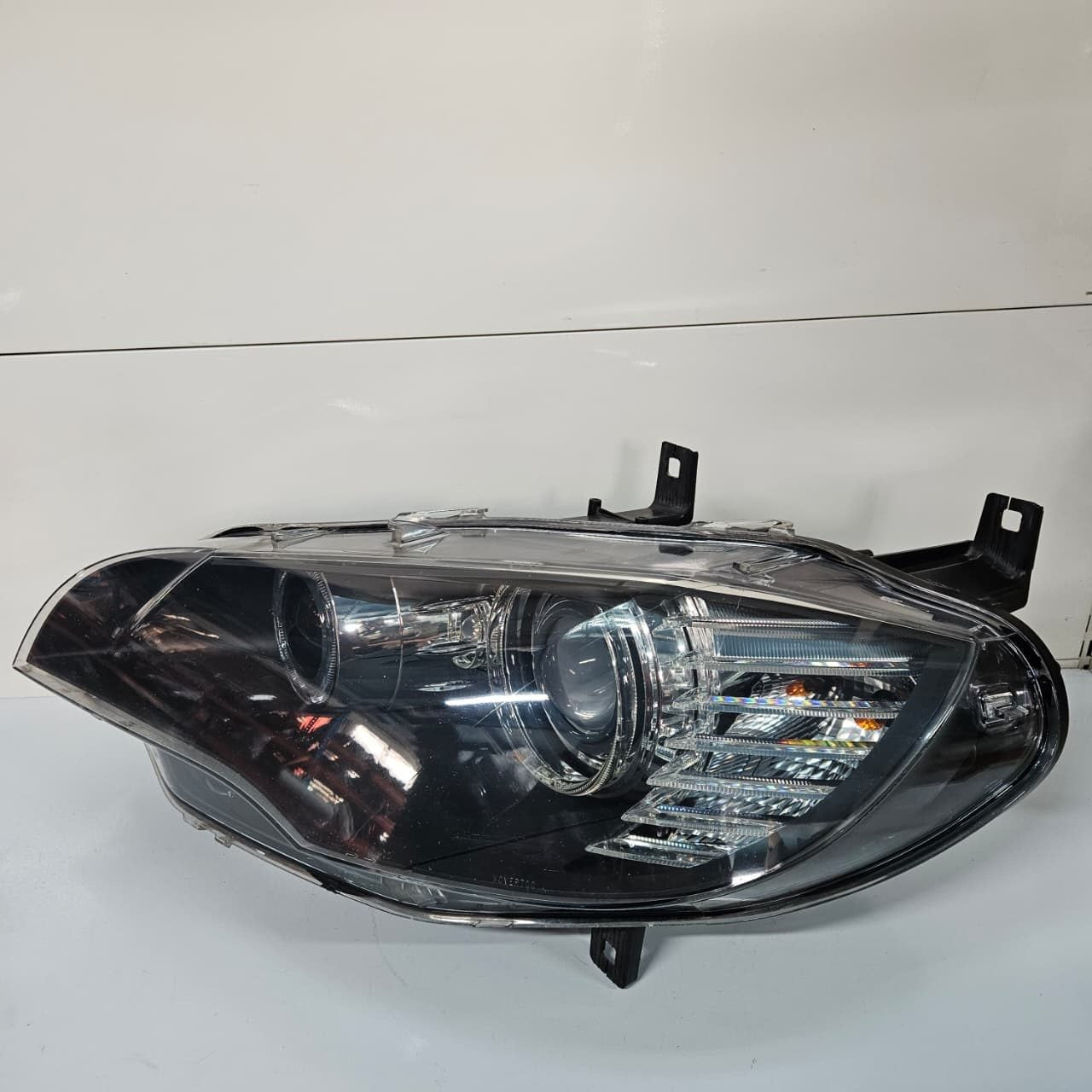 OEM 2008-2014 BMW X6 E71 Left Side Xenon Headlight ECE 7271359