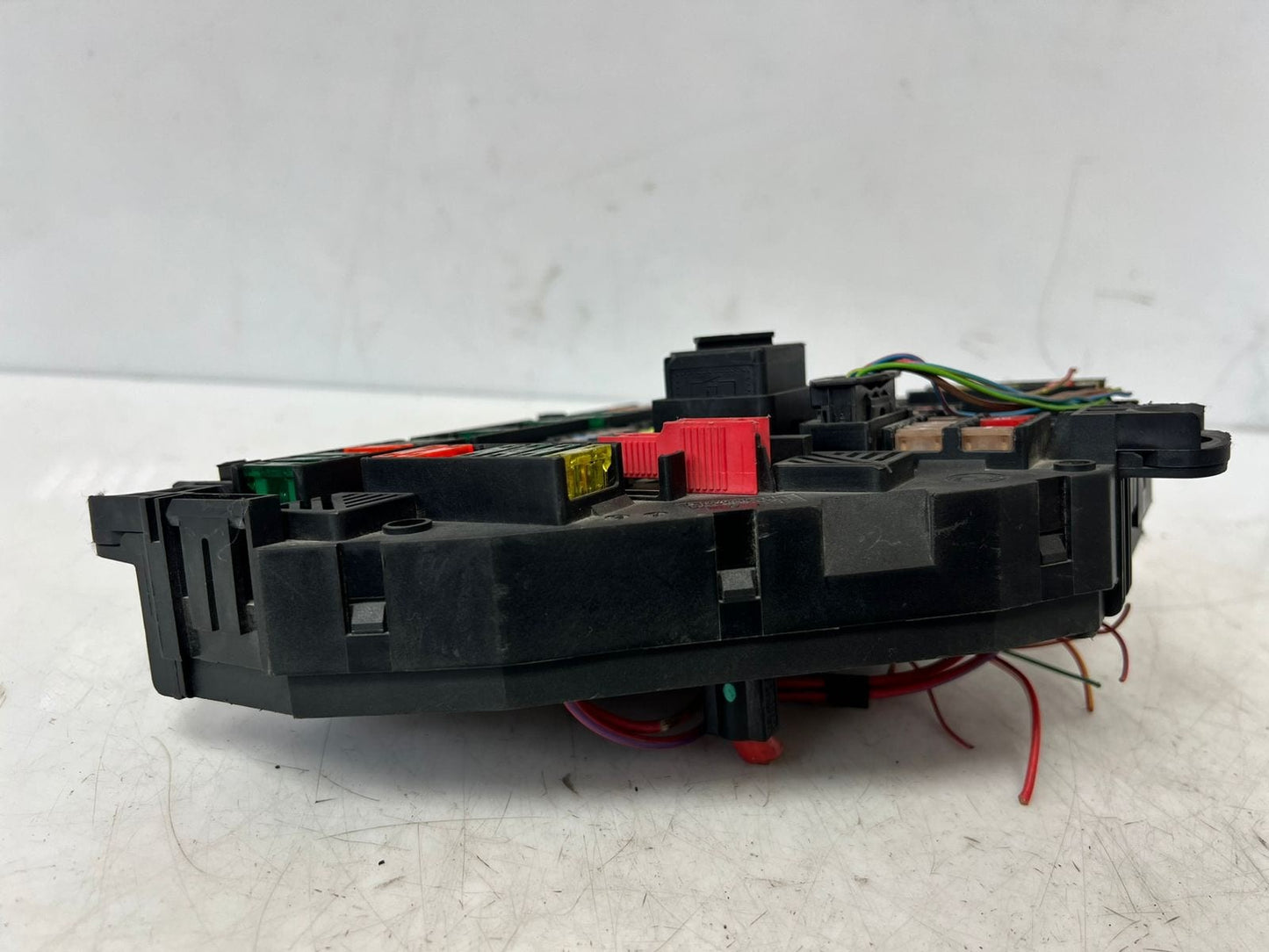 2013 BMW 750i F01 F02 F04 F06 F10 Rear Power Distribution Fuse Box 9264924 OEM
