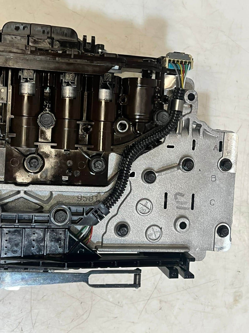 2004-10 BMW 325i E81 E90 E91 E84 E83 Automatic Transmission Valve Body 24242994