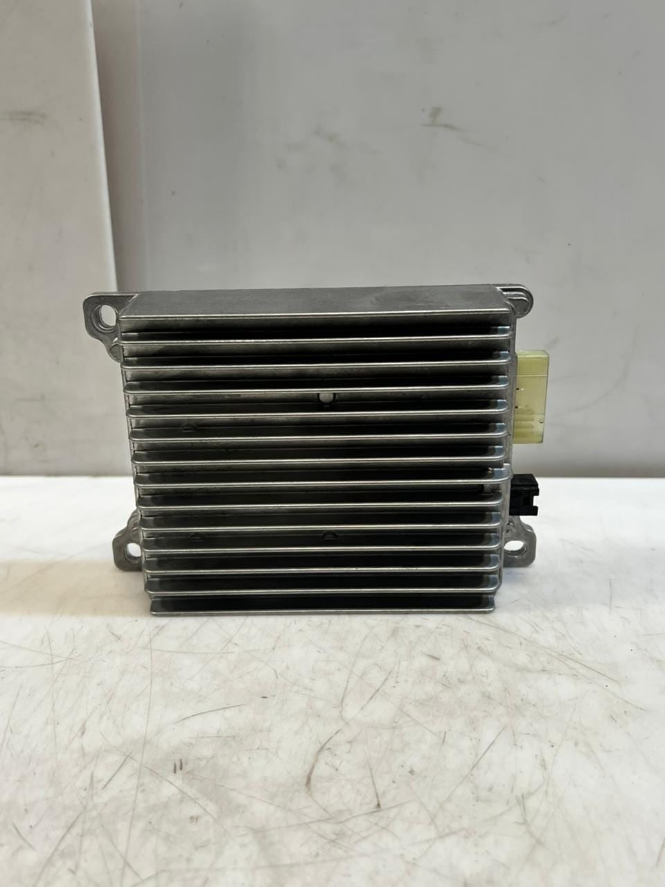 2013-2018 BMW X5 F15 F85 3.0L engine. Battery Charge Module 6817834 OEM