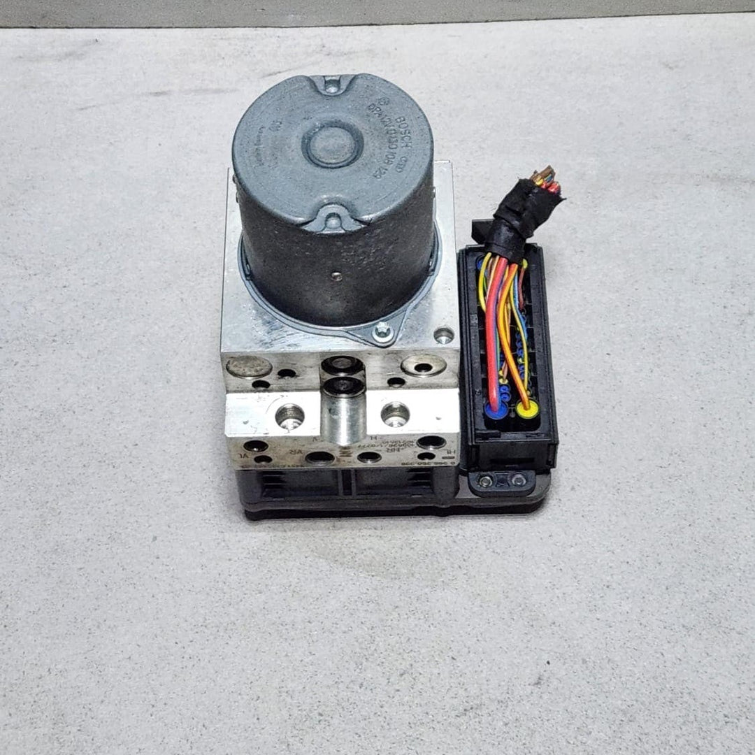 BMW 7 5 GT ABS Pump 6796794 7 Series F01 F02 F03 F04 4WD