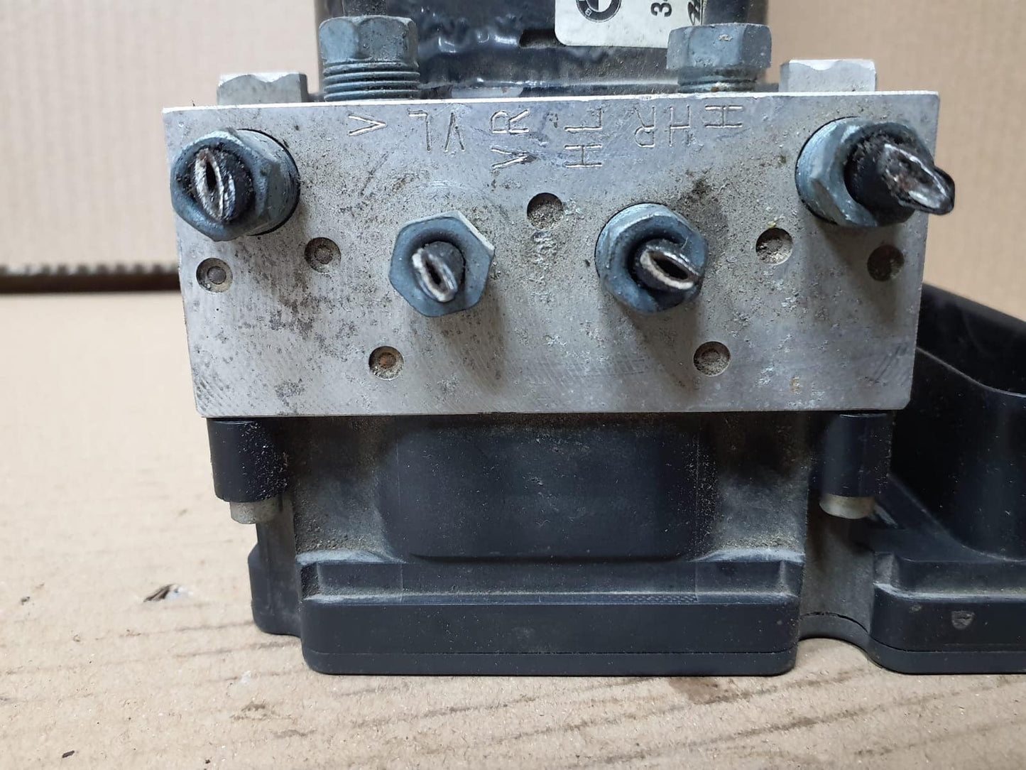 2014-2015 BMW F30 F31 F32 328d ABS DSC ANTI LOCK HYDRAULIC PUMP Control 6860733