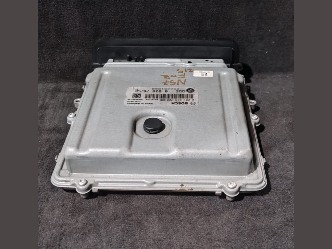 BMW 5 7 SERIES F01 F02 F10 F07 N57 D30A ENGINE CONTROL AUTOMATIC - DDE  8509757