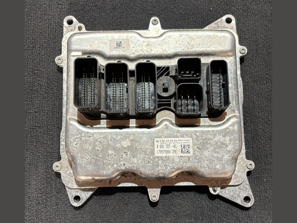 BMW X1 SERIES E84 2014 ENGINE CONTROL UNIT ECU SET + CASE + KEY DME 8631727