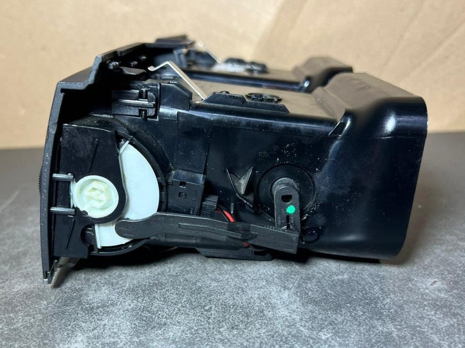 2008-2010 Mercedes W204 C-Class Front Center Dashboard  Heater A/C Air Vent