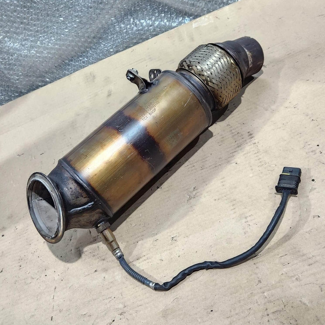 2014-2018 BMW X5 F15 3.5 XDRIVE  Exhaust Manifold Catalytic Converter 8603905
