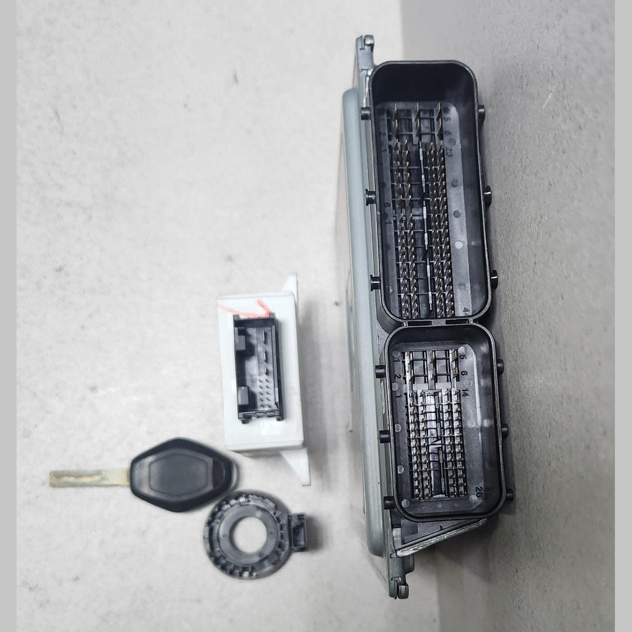 2007-2008 BMW X3 Engine Control Module 7567609 MSV80 ECU SET 