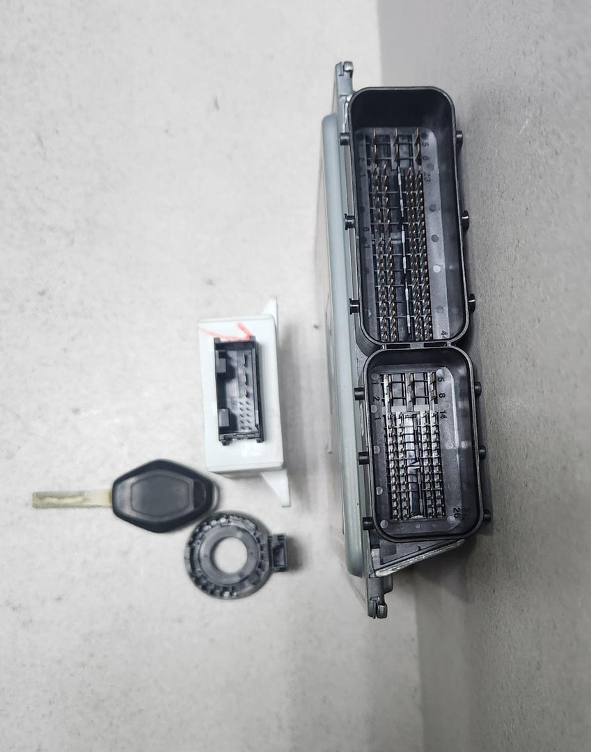 2007-2008 BMW X3 Engine Control Module 7567609 MSV80 ECU SET 