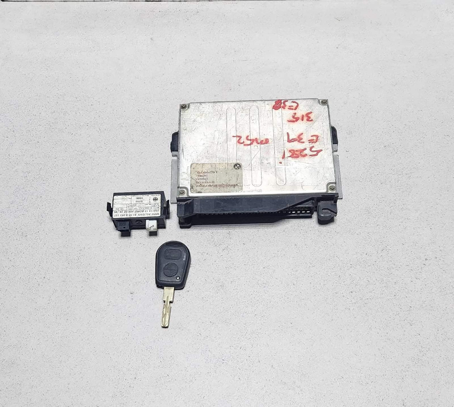 1996-1999 BMW 328i Engine Control Unit 1429861 E36 328i Z3 2.8 M52