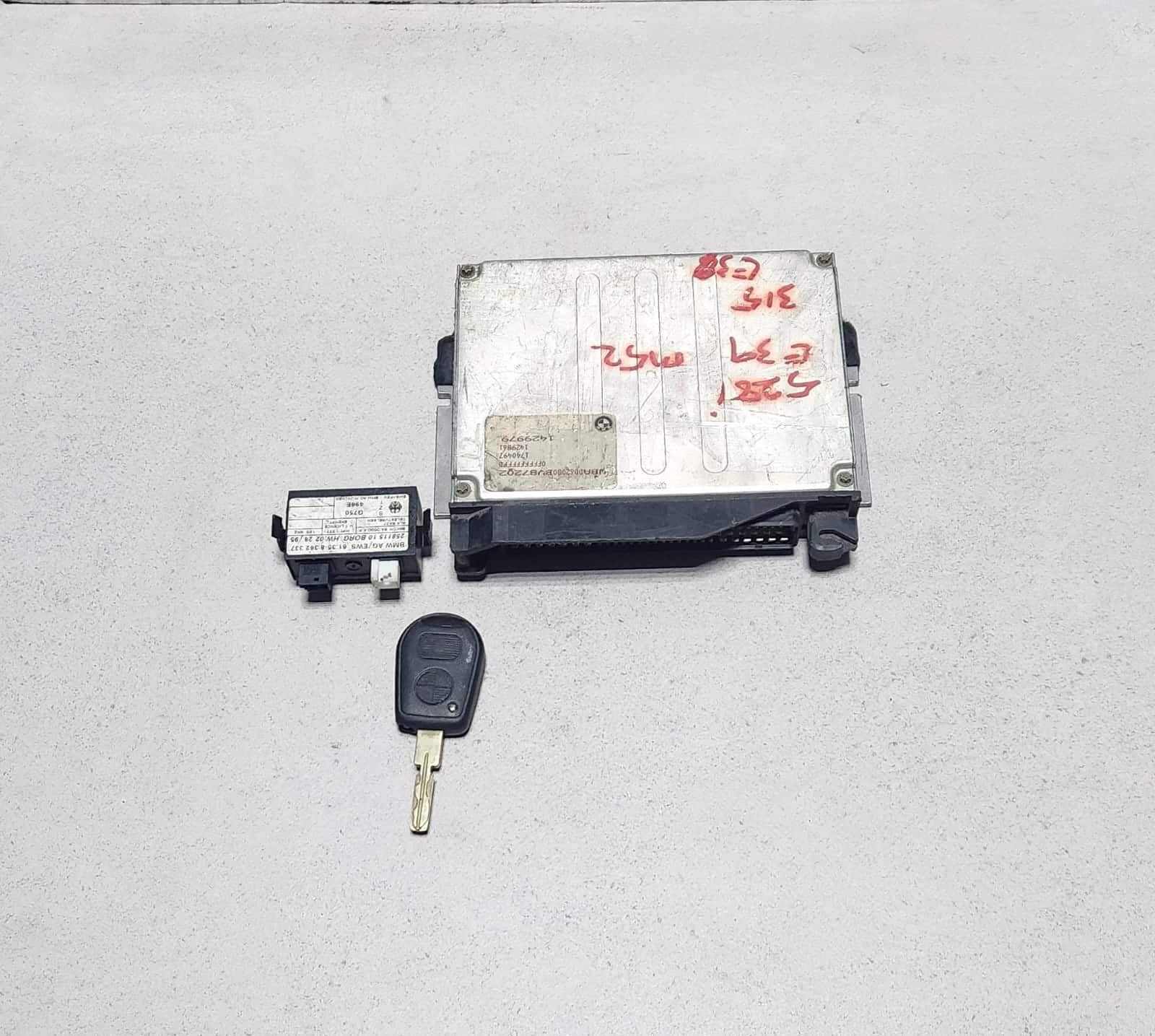 1996-1999 BMW 328i Engine Control Unit 1429861 E36 328i Z3 2.8 M52