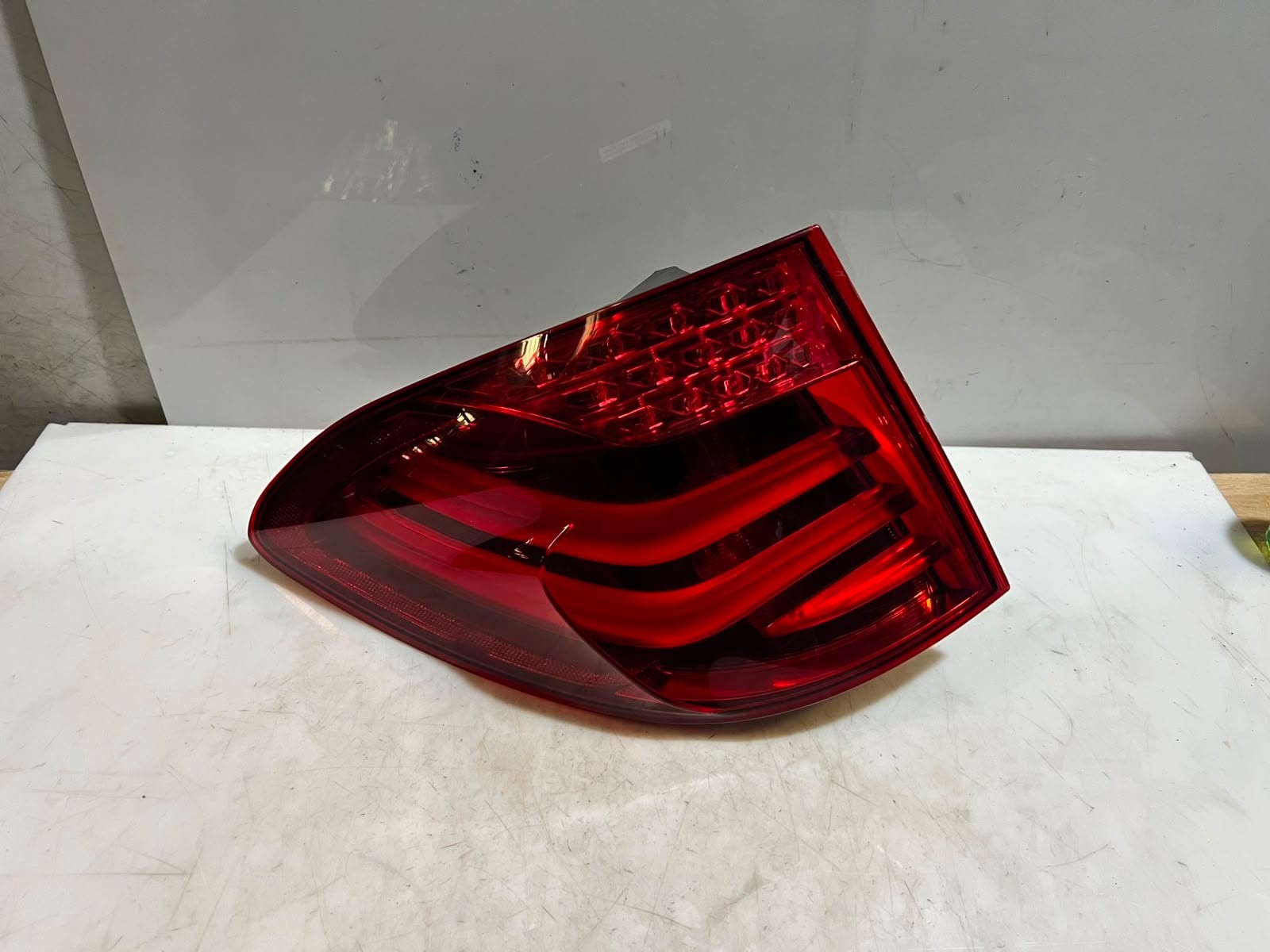 2010-2016 BMW 5' 550i GT F07 Rear Left Tail Light BACK LIGHT 89089345 OEM 