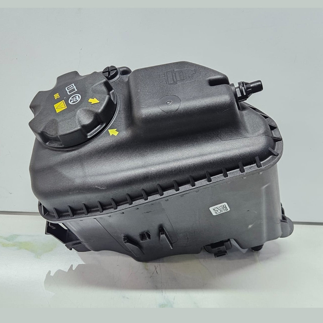2016-2025 BMW X5 G05 Coolant Expansion Tank 8689765 OEM