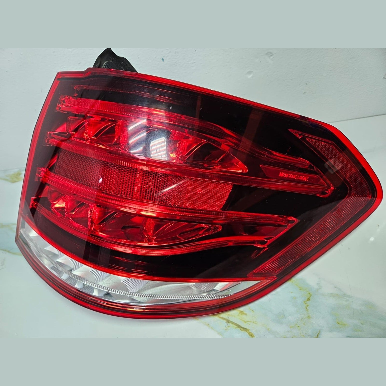 Mercedes W212 E-Class Rear Right Side Tail Light Brake Stop Lamp A212 9061803
