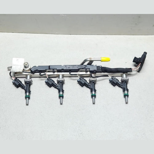 Genuine 2023-2025 BMW X1 Fuel Injector Rail With Injectors 8489600