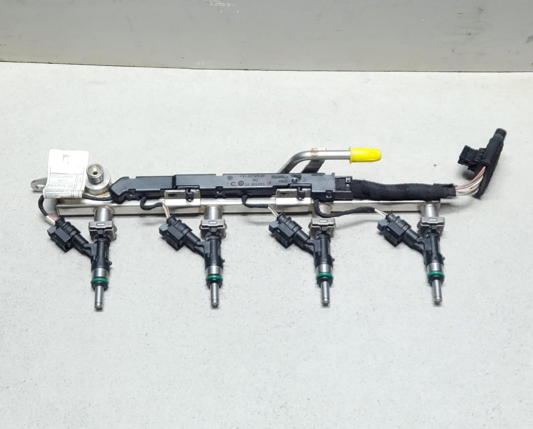 Genuine 2023-2025 BMW X1 Fuel Injector Rail With Injectors 8489600