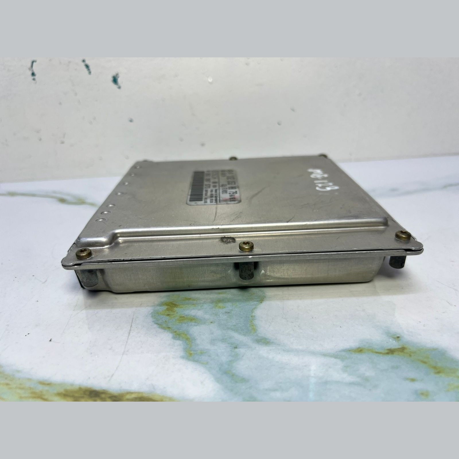 1997-2005 Mercedes-Benz E320 Engine Control Unit A1121530879 C320 and E320