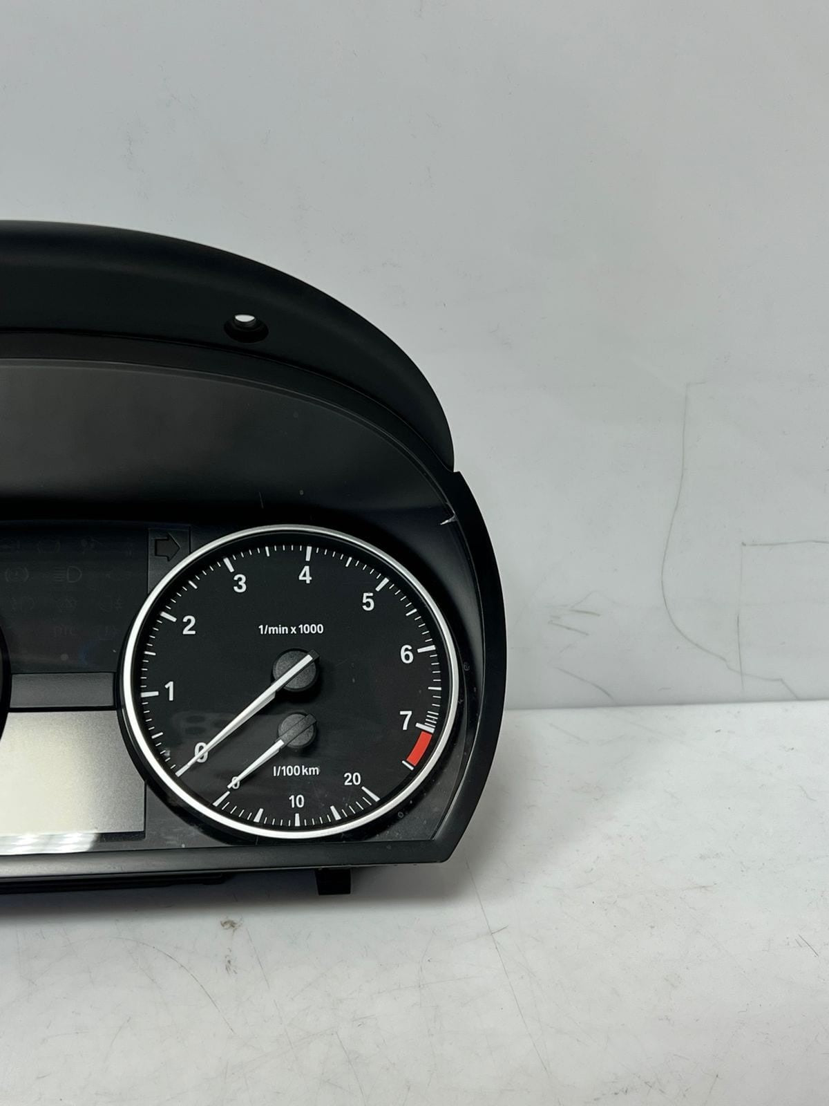 2005-2012 BMW 320i 3 Series E90 N43-B20A Instrument Cluster 4032240 OEM
