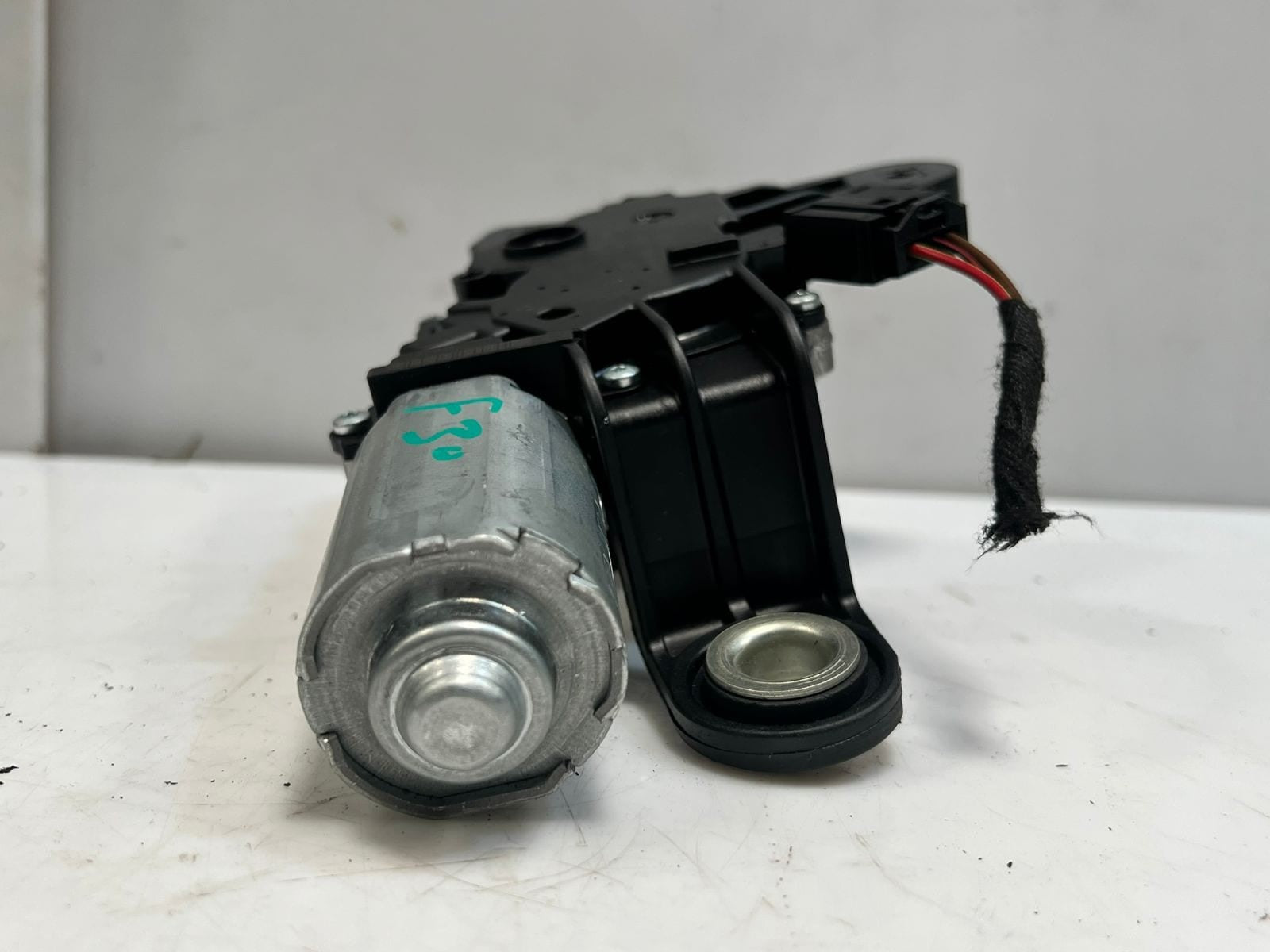 BMW 3 Series F31 5 Series F11 LCI Rear WINDOW Wiper Motor 7311415
