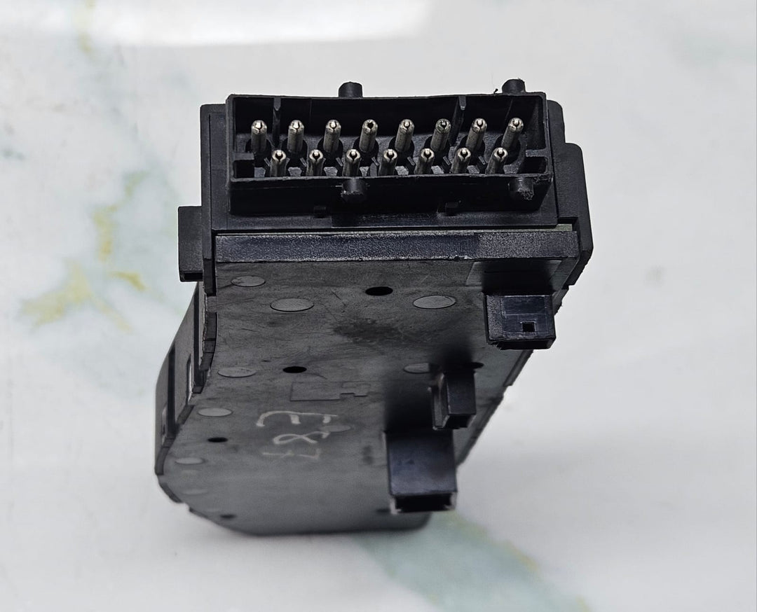 BMW E46, 6 Series E63, X3 E83 Right side Seat Control Switch 7036126 OEM