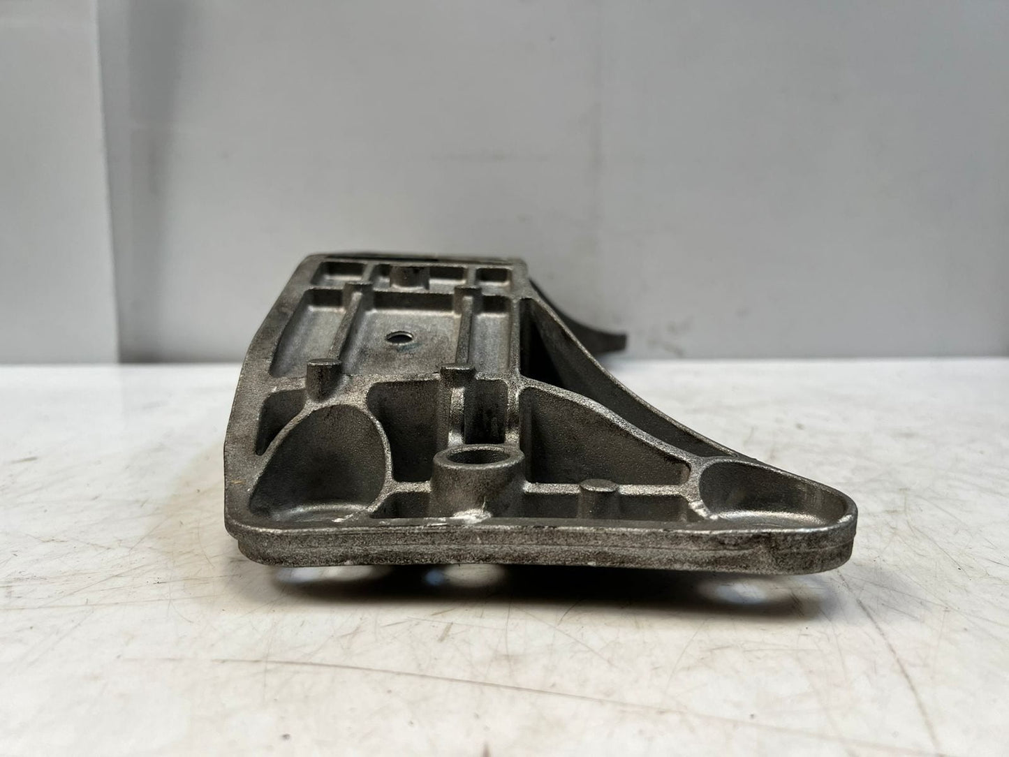 2008-13 BMW M3 E90 E92 E93 4.0L S65 MANUAL Transmission Crossmember 2283099 OEM