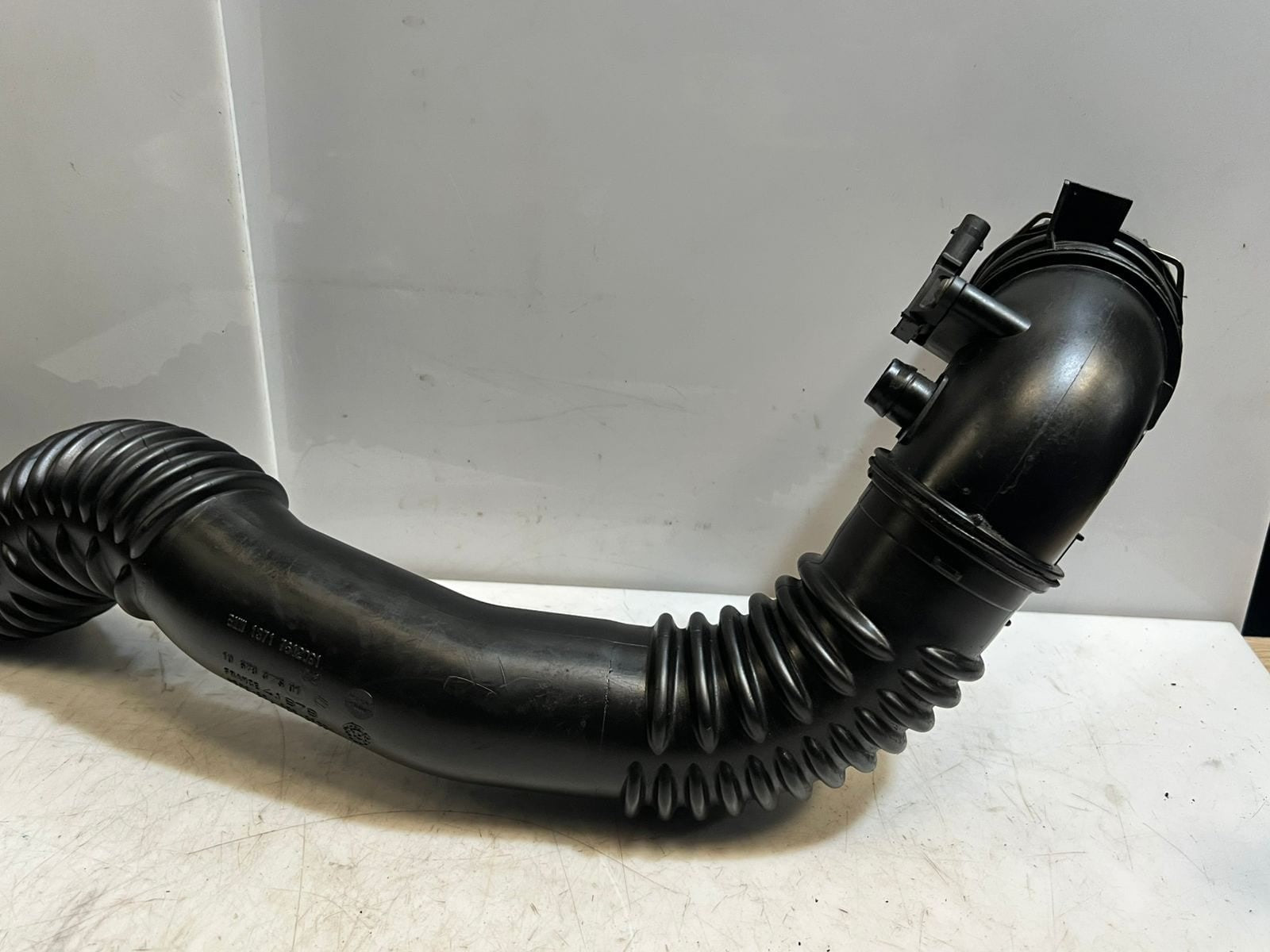 2011-16 BMW 528i 5' F10 F11 Turbo Intercooler Charge Air Intake Pipe 7612091 OEM