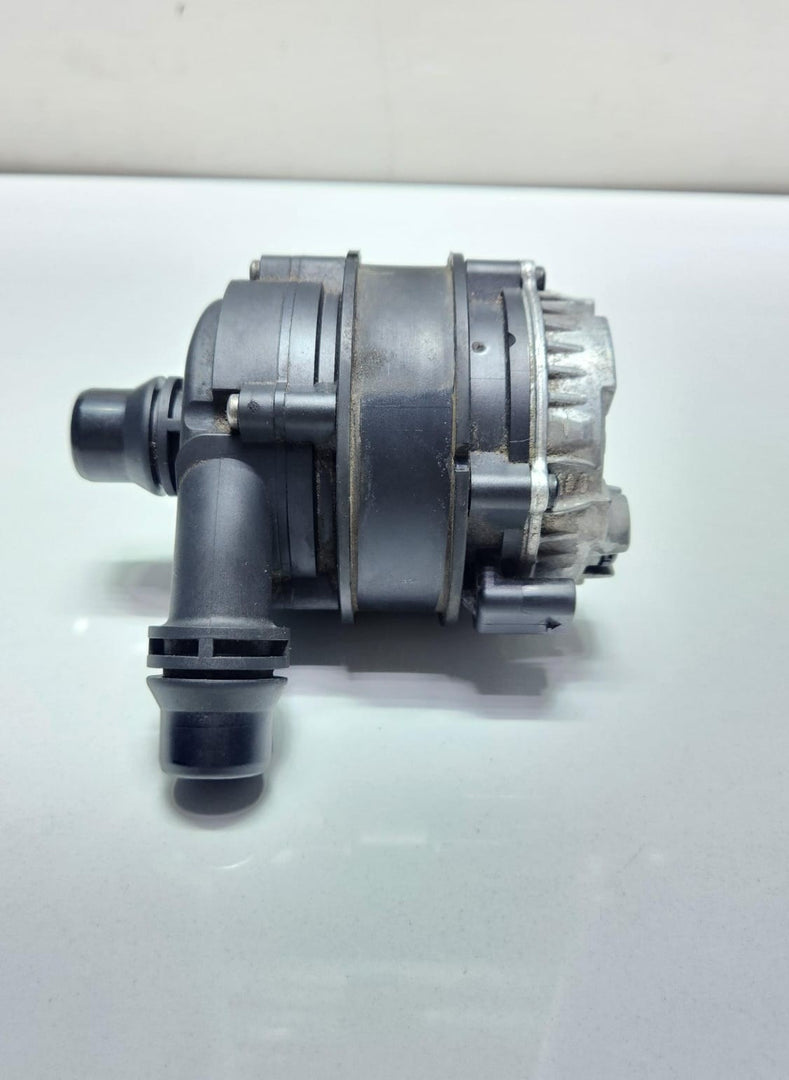2017-2021 BMW 330i Auxiliary Water Pump 8637953 1, 2, 3, 4, and 5 Series