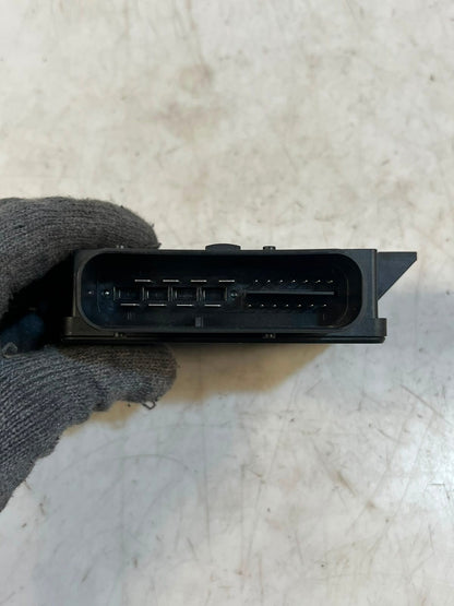 BMW 5 Series F10 F11 F12 F13 F25 F26 650i Parking Brake Control Module 6858017