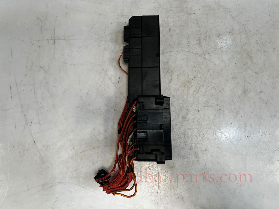 2004-2010 BMW 525i 5 Series E60 E61 528i Power Distribution Fuse Box 6957330 OEM