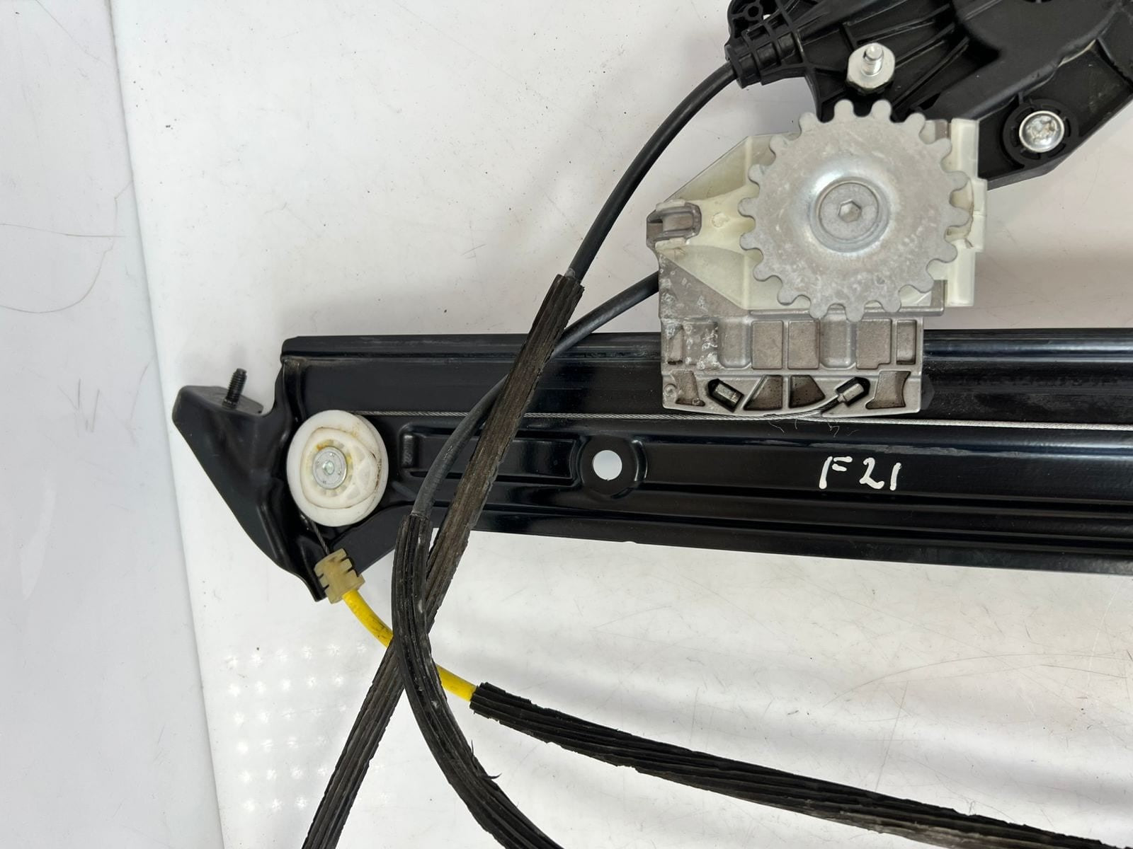 2014-2016 BMW 228i Front Right Window Regulator 7292120 2 Series F23 and 228i