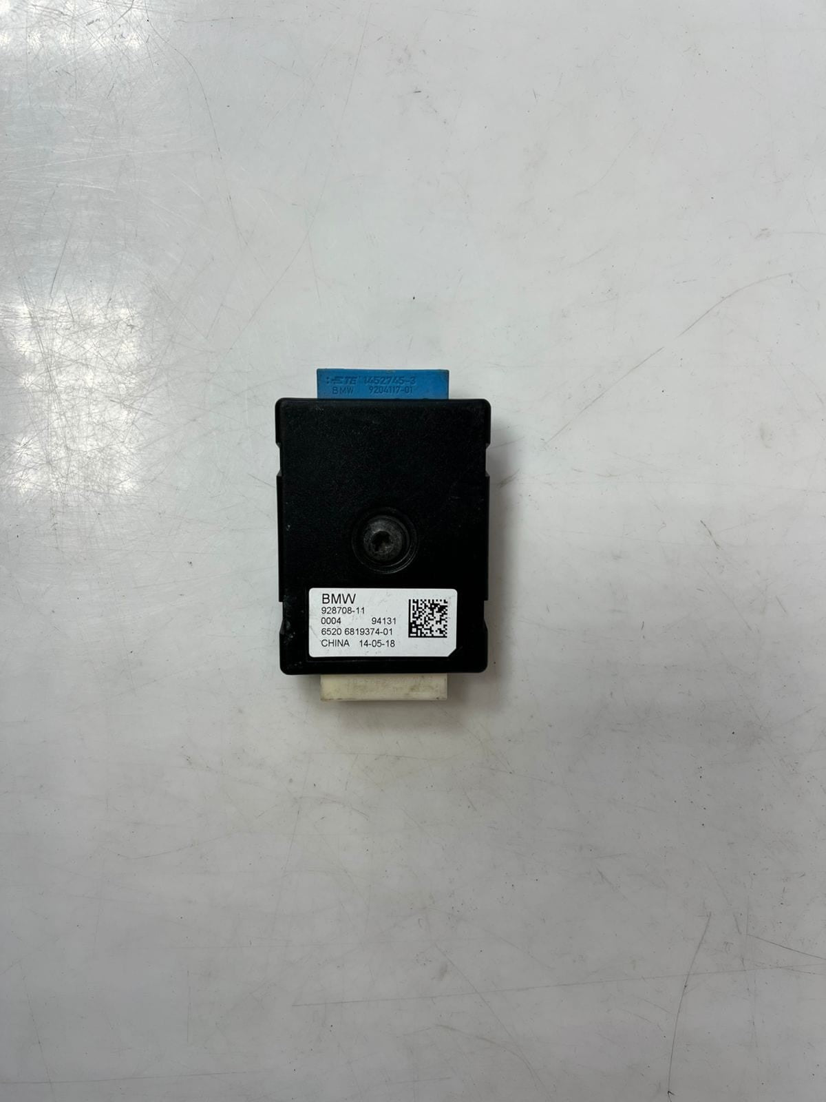 2014-2019 BMW X6 Rear Trunk Lid Emc Antenna Amplifier Filter 6819374