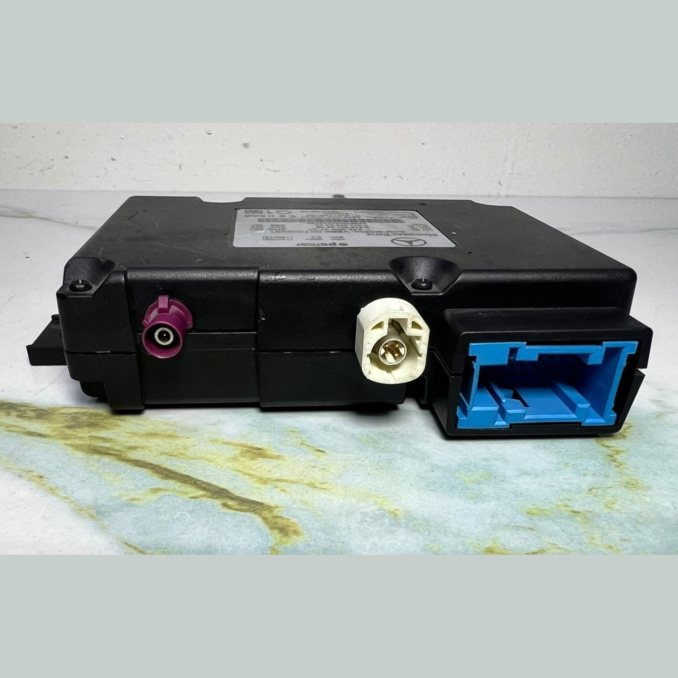 Mercedes Telematics Control Module A2429004101 W204 W207 W156
