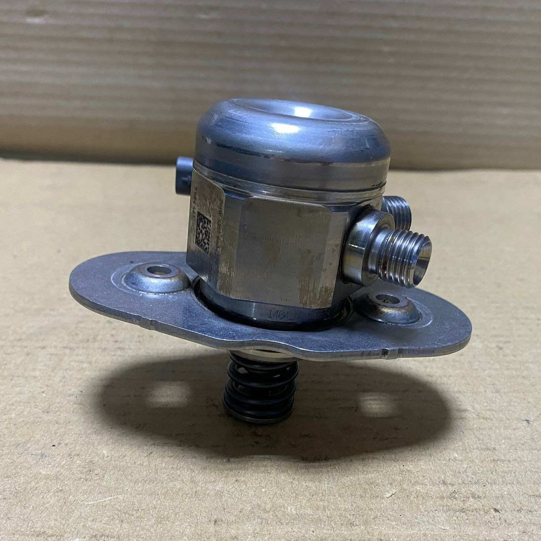 2016 BMW 320i xDrive High Pressure Fuel Pump 8604229 BMW 1 Series F20 F21 and 3 